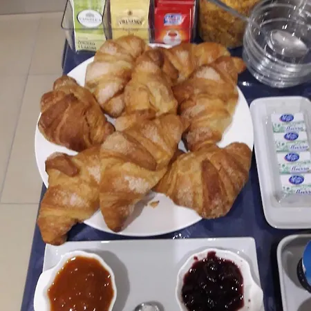Degli Aranci Bed & Breakfast *