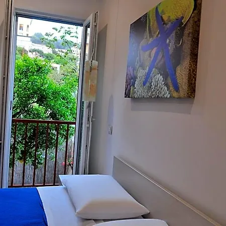 Degli Aranci Bed & Breakfast *